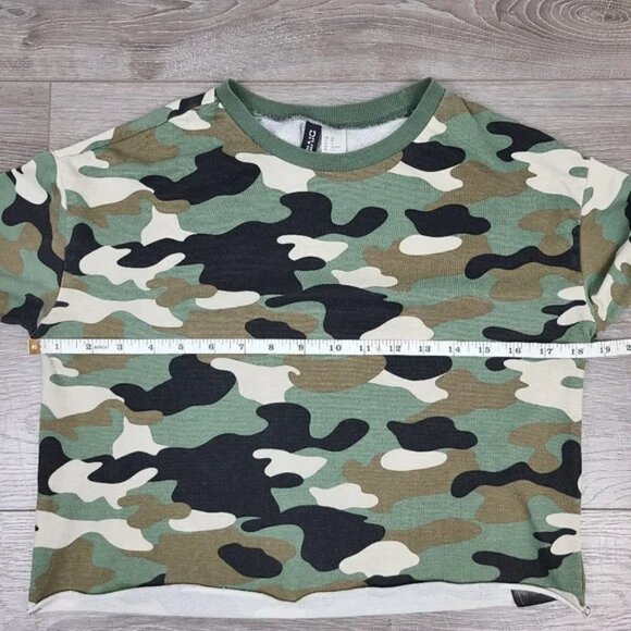 H&M Green Black and Cream Camo Printed Cropped Sweatshirt XS - Picture 14 of 16